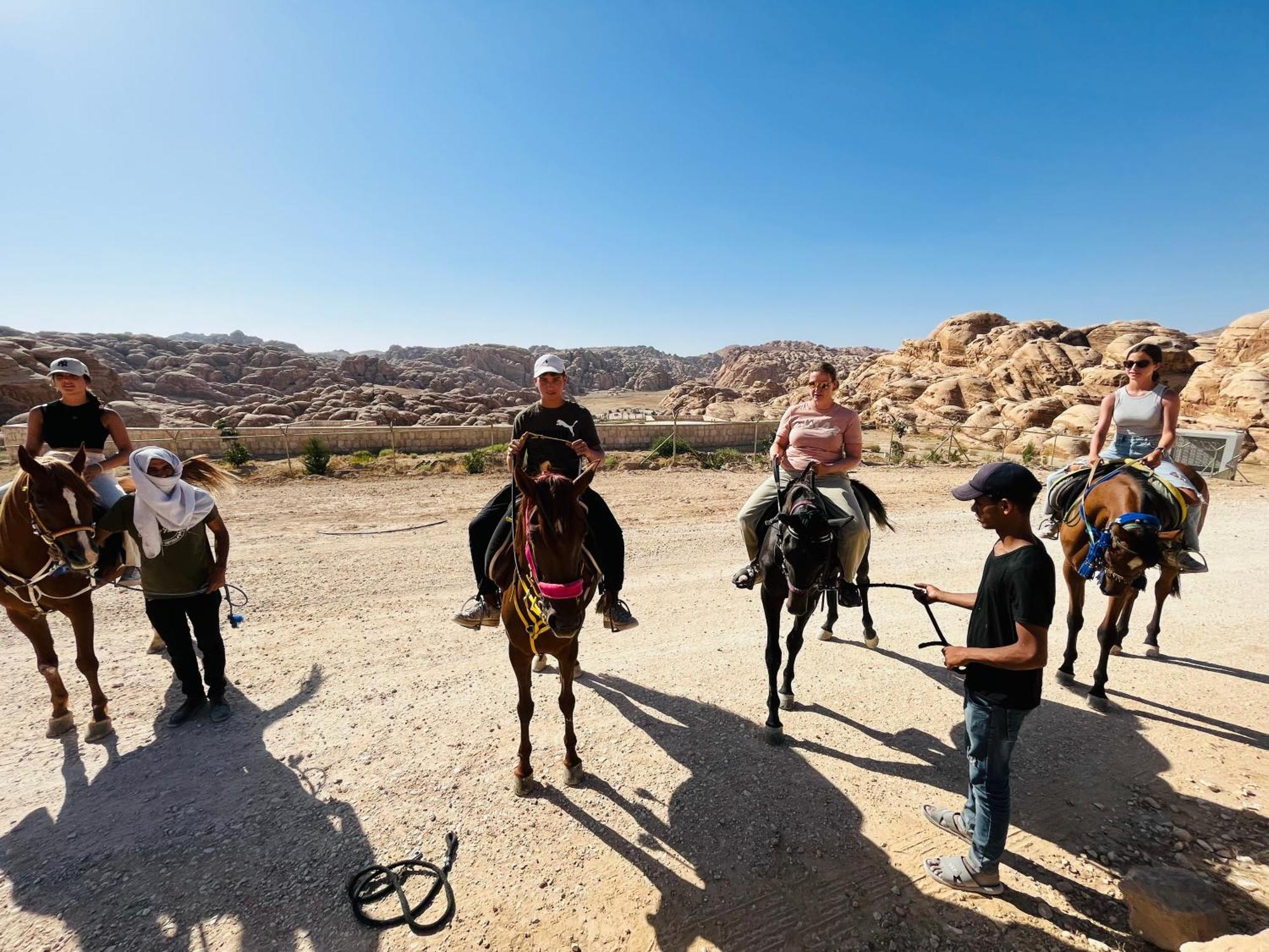 Petra Royal Ranch Bed and Breakfast Wadi Musa Buitenkant foto