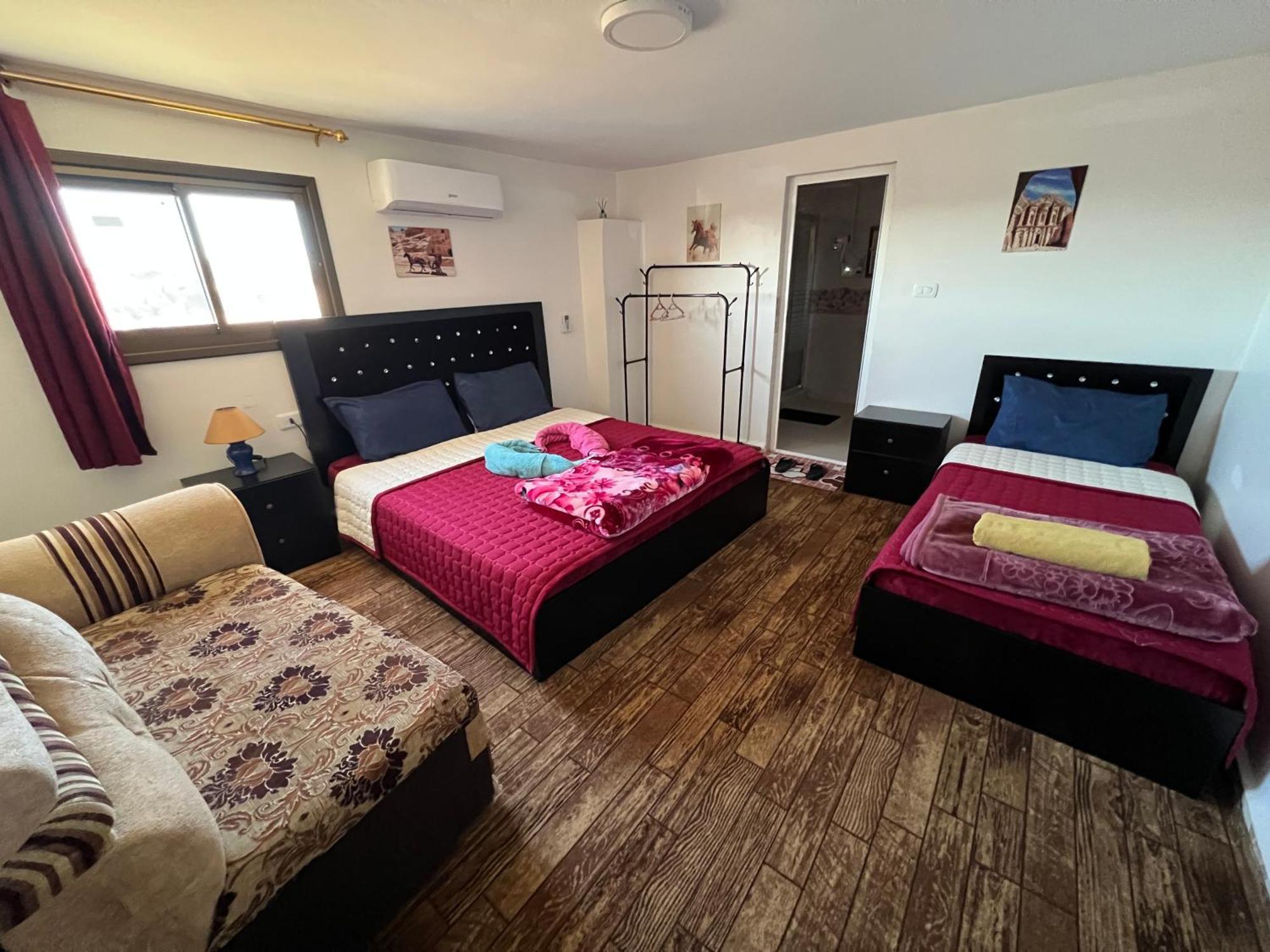 Petra Royal Ranch Bed and Breakfast Wadi Musa Buitenkant foto