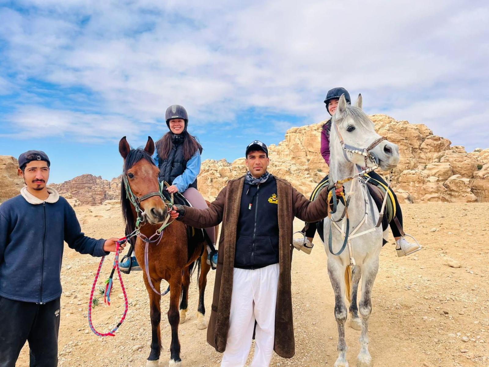 Petra Royal Ranch Bed and Breakfast Wadi Musa Buitenkant foto